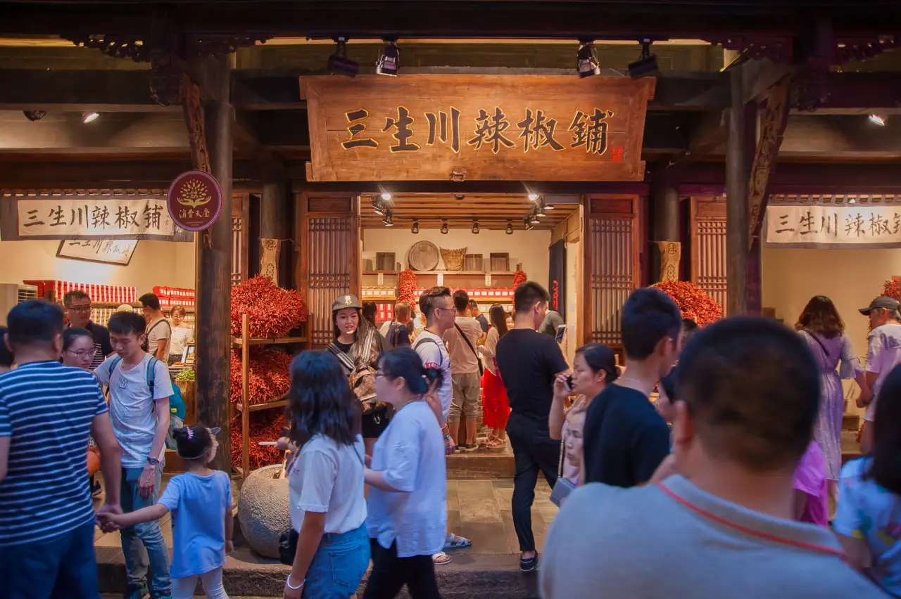 家庭食材分类储存方案：保鲜盒与密封罐的搭配应用